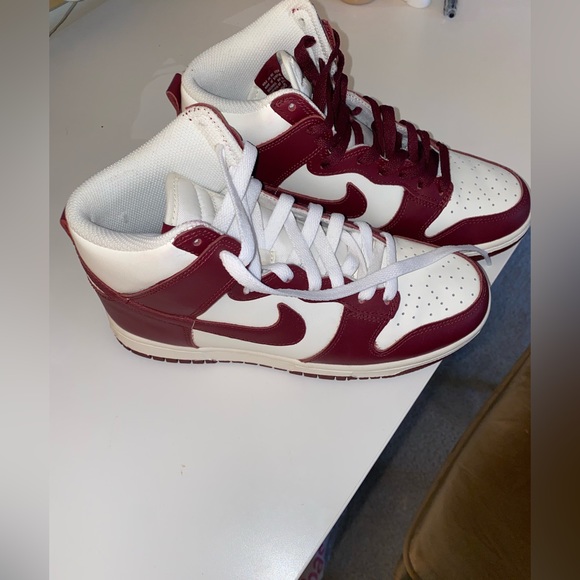 NIKE DUNK ‘TEAM RED’ - Picture 2 of 7